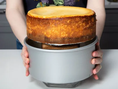 LloydPans Kitchenware 8" Serious Eats Cheesecake Pan PCC-84-SK - Image 5