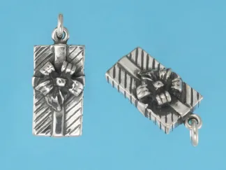 Microsculptures 0935 Gift Silver Charm