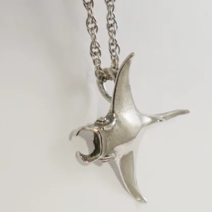 Microsculptures 1495 Manta Ray Silver Pendant