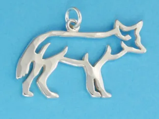 Microsculptures 0428 Coyote Silver Charm