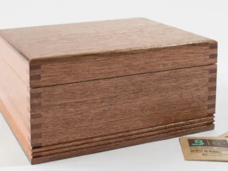 Cannbisdor, Medium Cannabis Humidor Natural Mahogany