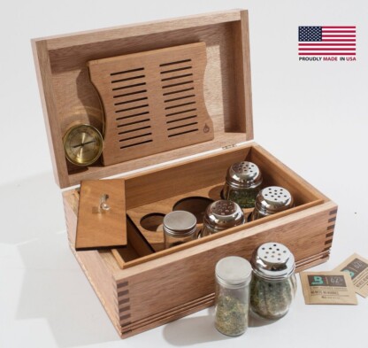 Cannbisdor, Large Cannabis Humidor Natural Mahogany