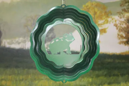 Dakota Steel Art 53656 8" Half Pint Frog Wind Spinner - Green Starlight