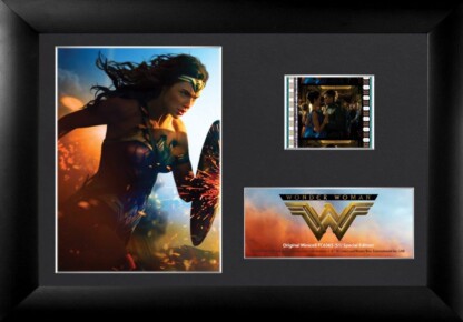 Wonder Woman (S1) 7x5 FilmCells Framed Desktop Art with Display Stand